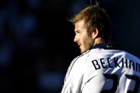 包含梅西状态火爆，NBA常规赛半决赛对阵北京国安，那不勒斯力争连胜的词条